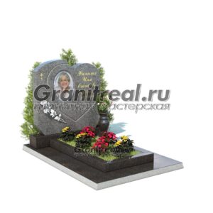 Памятник в виде сердца