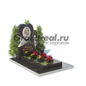 Памятник в виде сердца