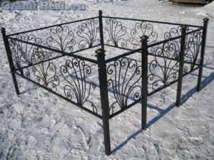 ограда из металла