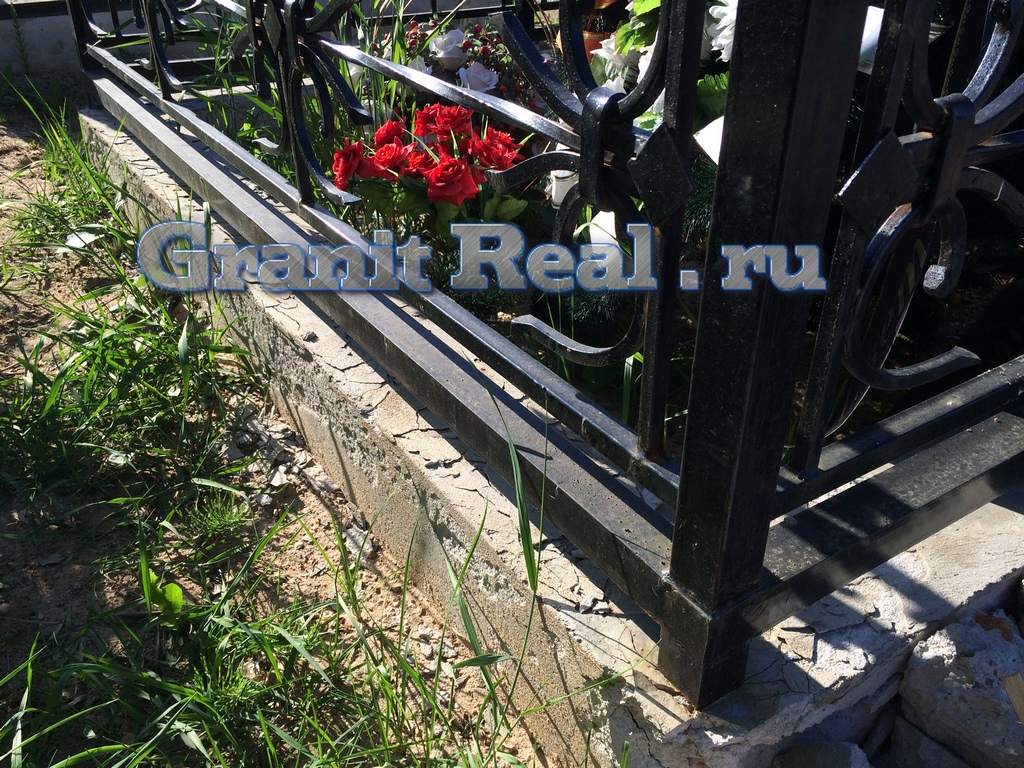 бетонный цоколь на могилу
