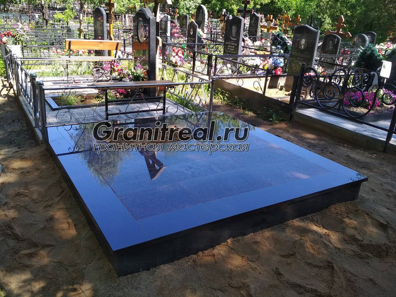 Облицовка цоколя гранитом