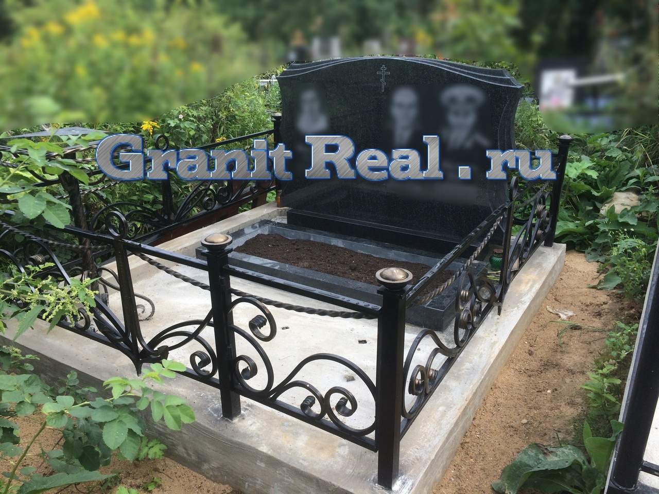 бетонный цоколь на могилу