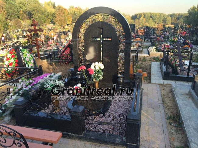 памятники из гранита