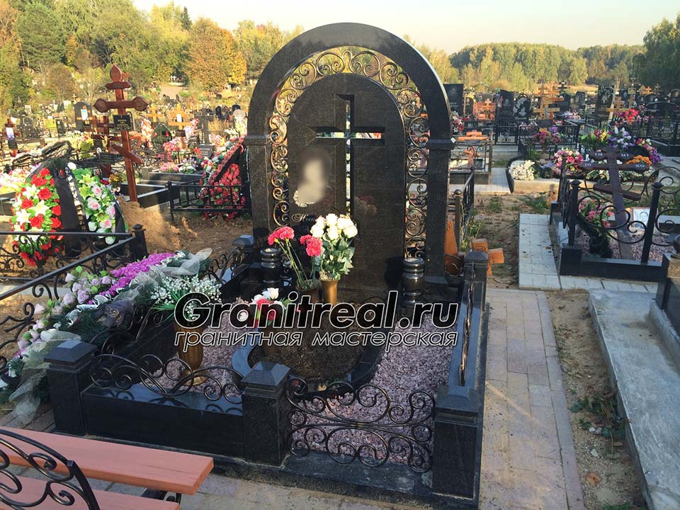 памятники из гранита