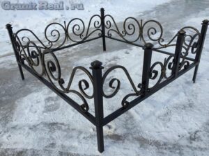 ограда из металла