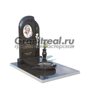 Памятник в европейском стиле